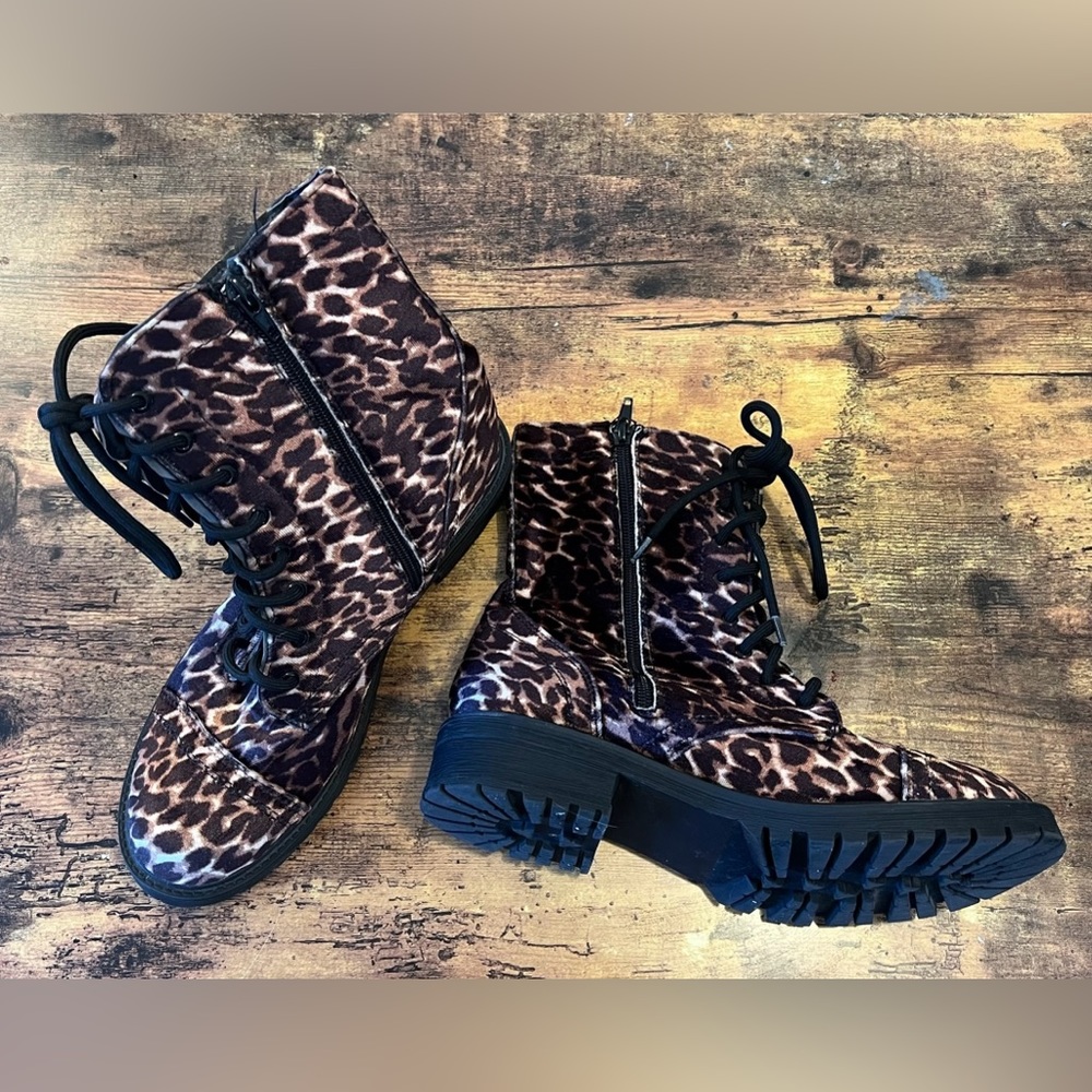 2/$12 🌸 Ladies Madden Girl Animal Print Boots - Size 8.5
